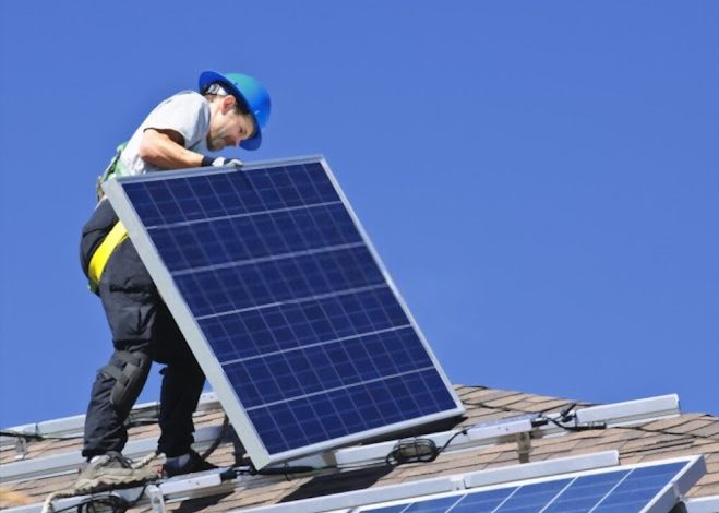 How much do solar panels save How much do solar panels save