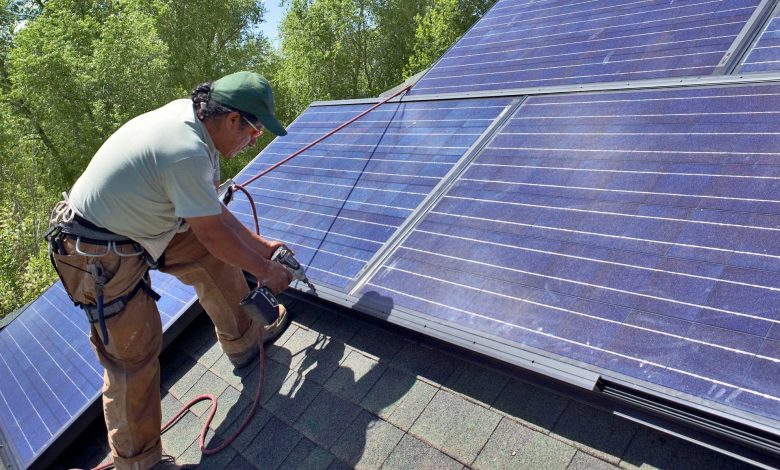 Using Solar as a Steadying Force Amid Economic Uncertainty Using Solar as a Steadying Force Amid Economic Uncertainty
