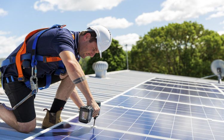 How to choose the best rooftop solar panel for your home How to choose the best rooftop solar panel for your home